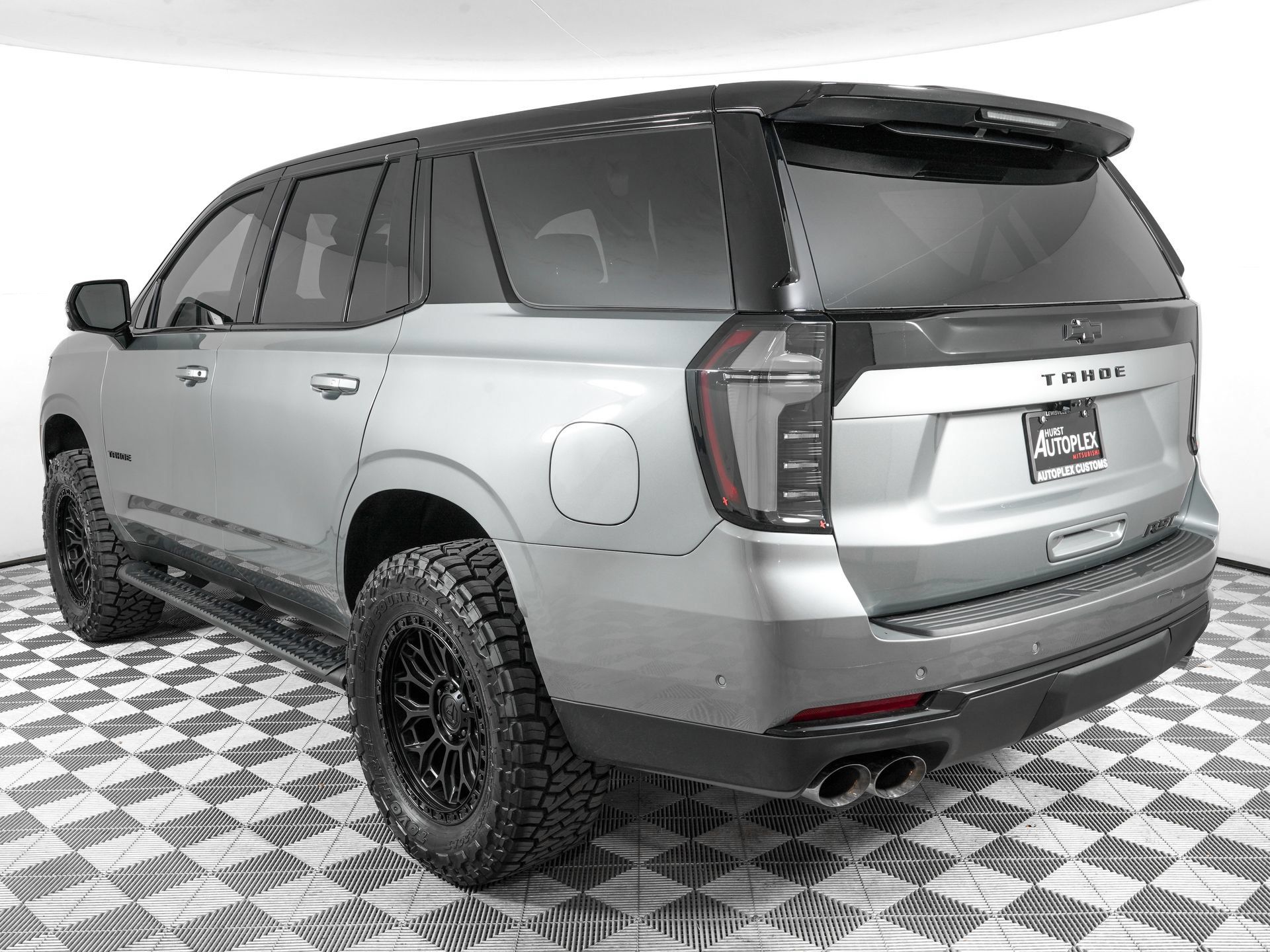 Used 2026 Chevrolet Tahoe RST w/ RST Performance Edition AWD/4WD image 8