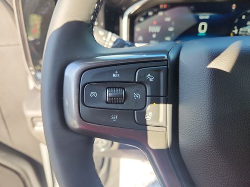 Used 2025 Chevrolet Silverado 2500 ZR2 w/ Technology Package image 27