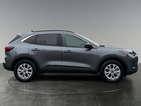 Used 2023 Ford Escape Active w/ Tech Pack #1 AWD/4WD image 10