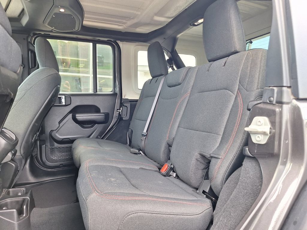Used 2024 Jeep Wrangler Unlimited Rubicon AWD/4WD image 22