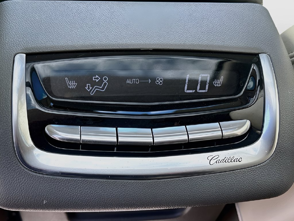 Used 2025 Cadillac XT6 Premium Luxury w/ Technology Package FWD image 27