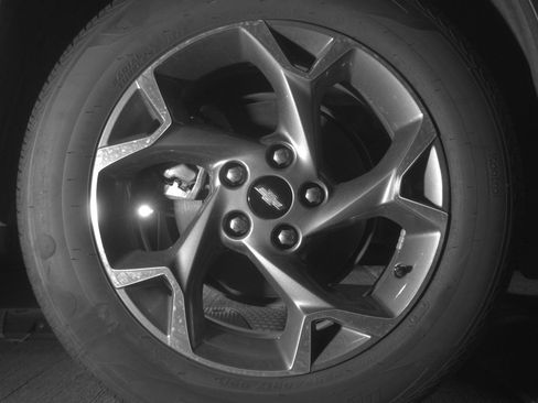 Used 2025 Chevrolet Trax LT FWD image 13