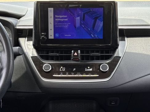 Used 2024 Toyota Corolla LE FWD image 17