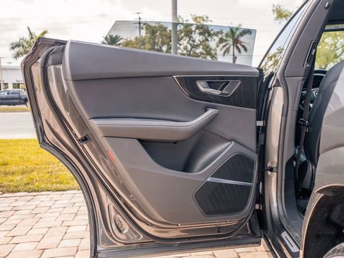 Used 2025 Audi Q8 Prestige image 35