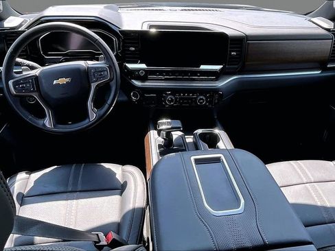 Certified 2022 Chevrolet Silverado 1500 High Country w/ Technology Package AWD/4WD image 15