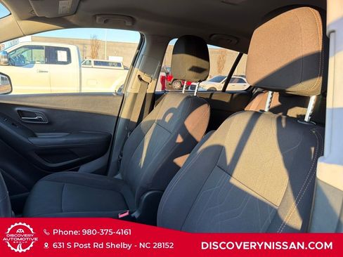Used 2018 Chevrolet Trax LT image 13