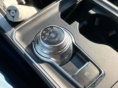 Used 2022 Ford Edge SE w/ Black Appearance Package image 19