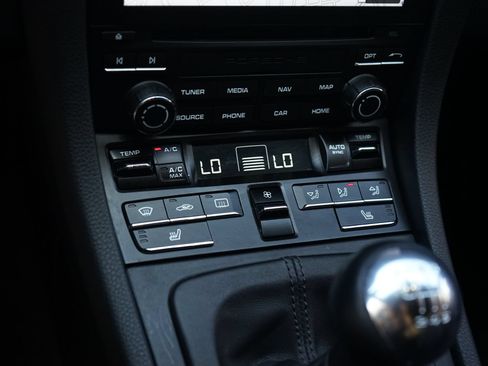 Used 2019 Porsche 911 GT3 RWD image 17