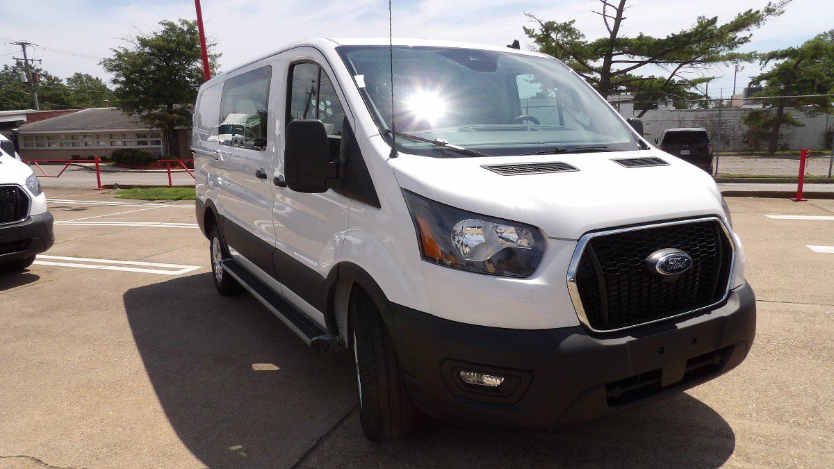 Used 2025 Ford Transit 250 Low Roof w/ Exterior Upgrade Package RWD image 1