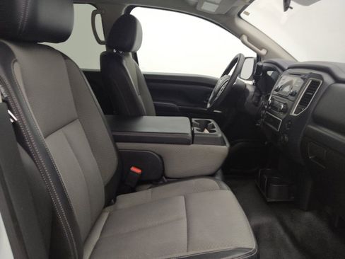Used 2017 Nissan Titan S AWD/4WD image 21