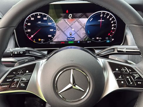 New 2025 Mercedes-Benz GLC 350e 4MATIC image 17