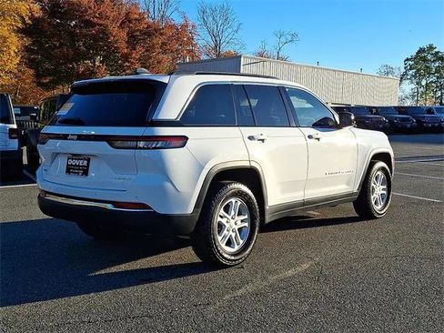 Certified 2024 Jeep Grand Cherokee Laredo w/ Trailer Tow Package image 12