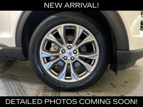 Used 2022 Ford Explorer XLT w/ Equipment Group 202A AWD/4WD image 9