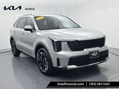 Used 2025 Kia Sorento S w/ Panoramic Sunroof Package image 1