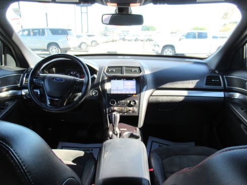 Used 2019 Ford Explorer XLT w/ Equipment Group 202A image 15