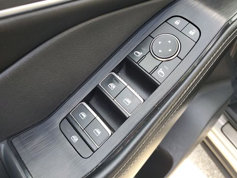 Certified 2021 Nissan Rogue Platinum image 29