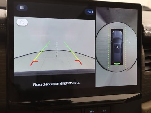 Used 2022 Ford Expedition Limited image 10