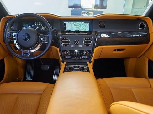 Certified 2022 Rolls-Royce Cullinan Black Badge w/ Leather Finishing Pack image 4