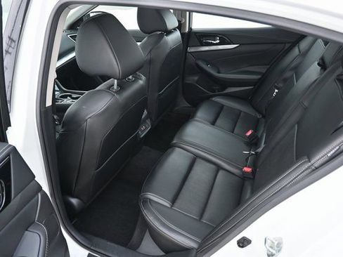 Used 2023 Nissan Maxima SL image 24