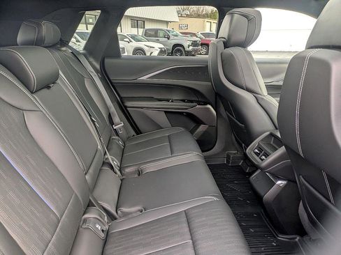 Certified 2025 Cadillac Lyriq Luxury image 29