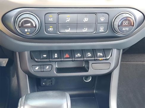 Used 2019 Chevrolet Colorado Z71 image 19