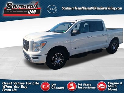 Used 2021 Nissan Titan SV w/ SV Convenience Package
