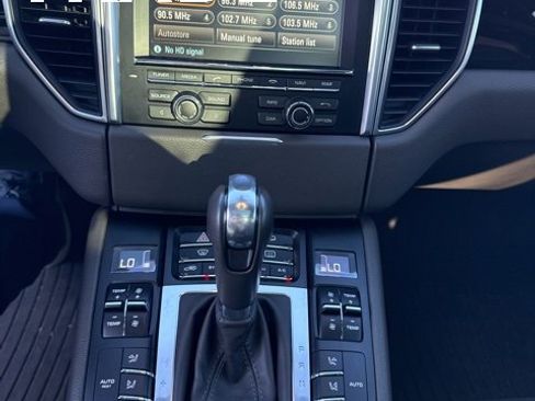 Used 2016 Porsche Macan S image 8