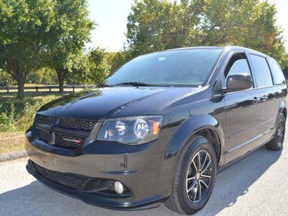 Used 2016 Dodge Grand Caravan SXT w/ UConnect Hands-Free Group