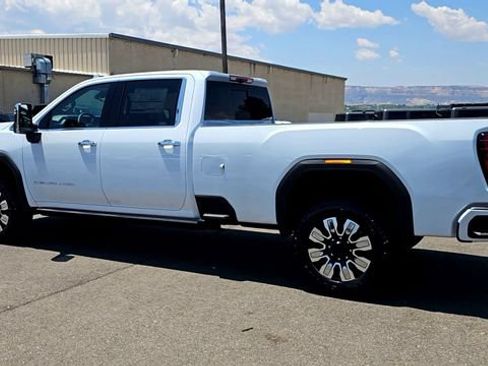 New 2026 GMC Sierra 2500 Denali w/ Denali Reserve Package AWD/4WD image 7