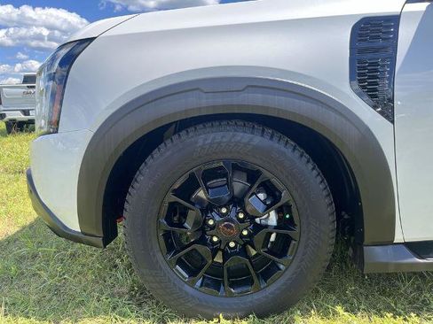 Certified 2025 Nissan Armada PRO-4X AWD/4WD image 16