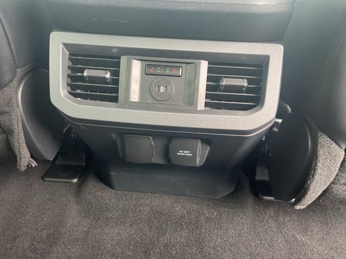 Used 2024 Ford F250 Lariat w/ Lariat Ultimate Package AWD/4WD image 28