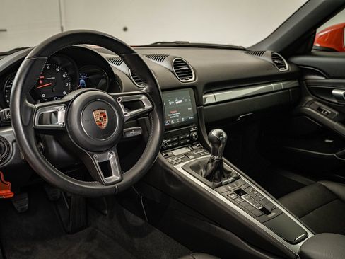 Used 2019 Porsche 718 Boxster image 4