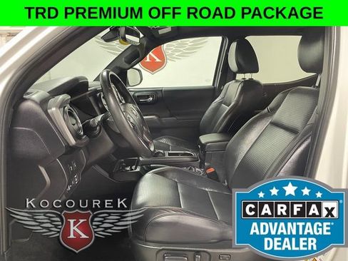 Used 2023 Toyota Tacoma TRD Off-Road w/ TRD Premium Off Road Package AWD/4WD image 11