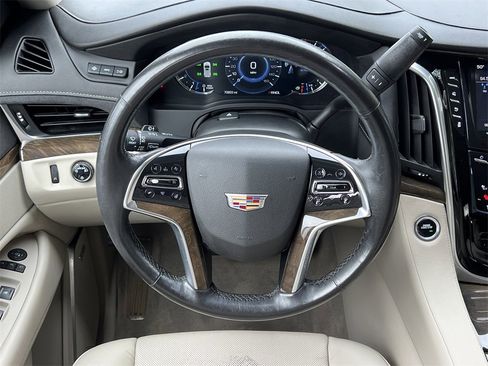Used 2020 Cadillac Escalade Luxury image 24