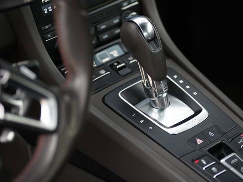 Used 2019 Porsche 911 Turbo image 12