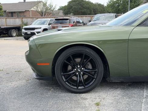 Used 2018 Dodge Challenger SXT w/ Blacktop Package RWD image 9