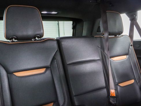 Used 2023 GMC Yukon XL AT4 image 33