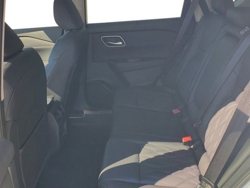 New 2026 Nissan Rogue Platinum image 18