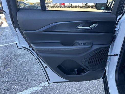 New 2025 Jeep Grand Cherokee Altitude AWD/4WD image 40