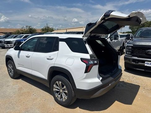 Used 2025 Chevrolet Equinox LT FWD image 14