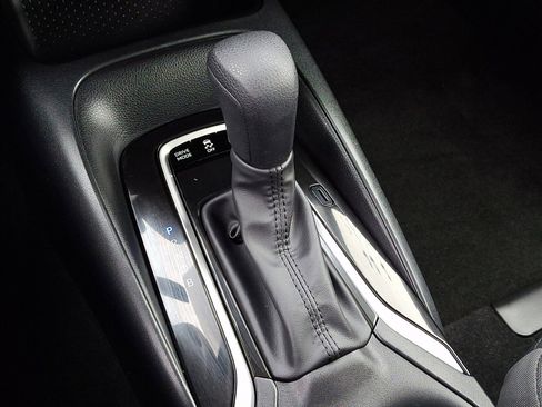 Certified 2025 Toyota Corolla LE image 14