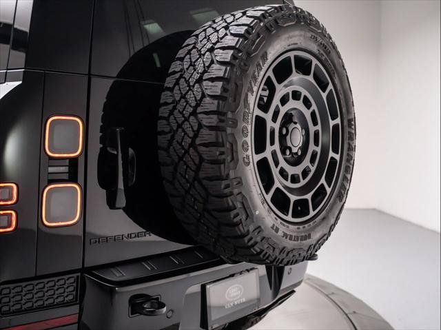 New 2026 Land Rover Defender 110 OCTA AWD/4WD image 35