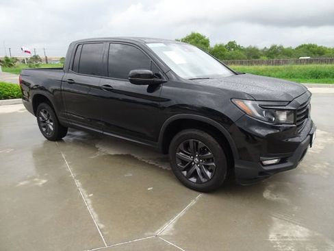 Certified 2022 Honda Ridgeline Sport image 3