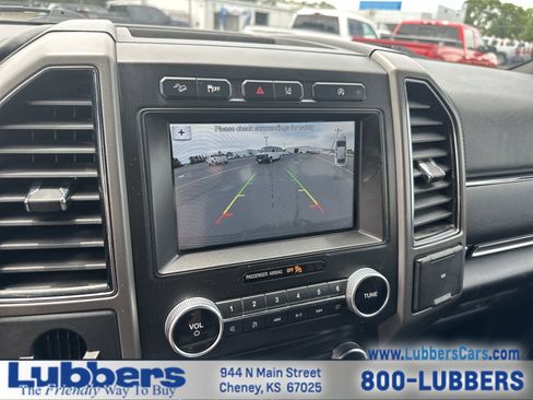 Used 2018 Ford Expedition XLT w/ Equipment Group 202A AWD/4WD image 17