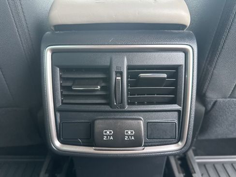 Used 2023 Subaru Forester Premium image 31