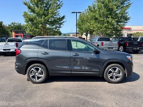 Used 2021 GMC Terrain SLT w/ LPO, Floor Liner Package AWD/4WD image 5