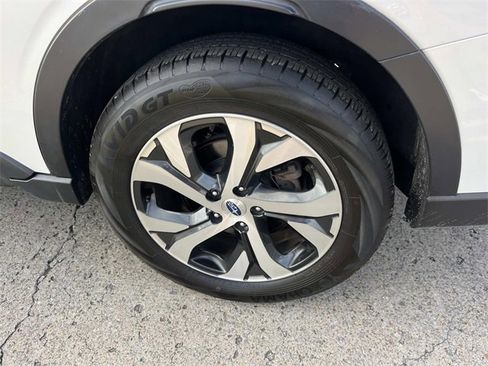 Used 2022 Subaru Outback Touring XT image 11