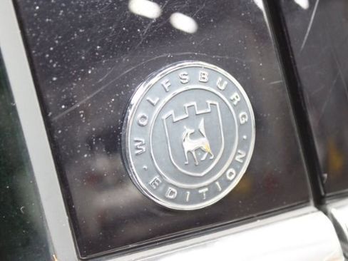 Used 2017 Volkswagen Touareg Wolfsburg Edition image 7