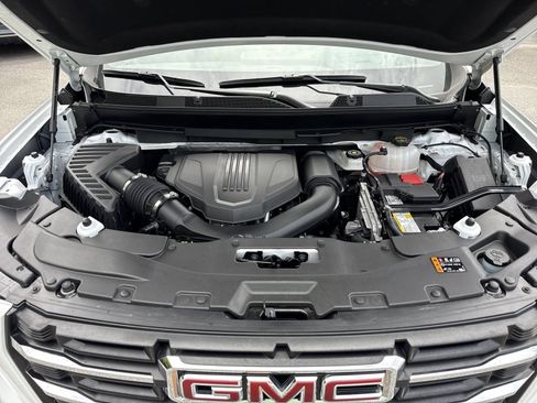 Used 2025 GMC Acadia Elevation FWD image 36