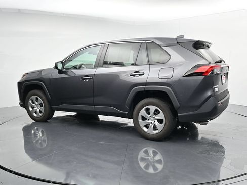 Used 2023 Toyota RAV4 LE AWD/4WD image 5
